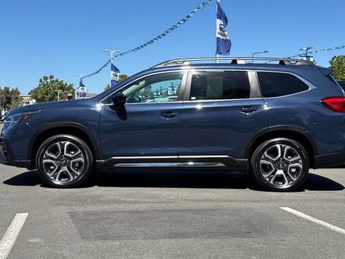 Used 2025 Subaru Ascent Limited AWD/4WD image 7