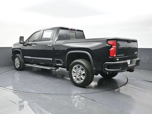 New 2026 Chevrolet Silverado 2500 High Country w/ High Country Premium Package AWD/4WD image 7