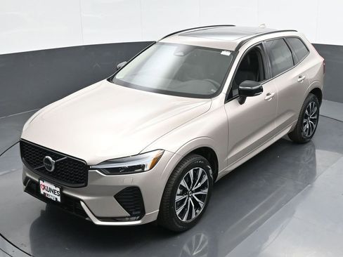 New 2025 Volvo XC60 B5 Core w/ Protection Package Premier AWD/4WD image 34