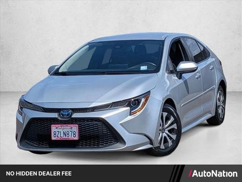 Used 2022 Toyota Corolla LE FWD image 1