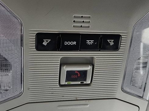 Used 2021 Toyota RAV4 XLE FWD image 21