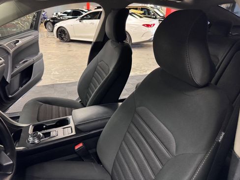 Used 2018 Ford Fusion SE w/ Fusion SE Technology Package image 33