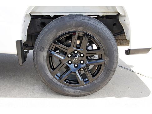 Used 2022 Chevrolet Silverado 1500 Custom AWD/4WD image 31