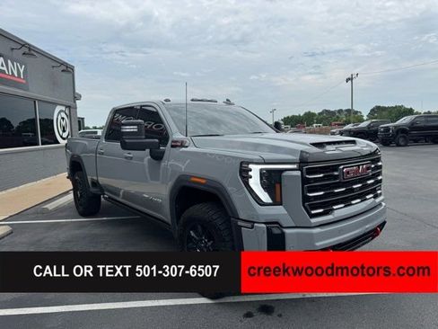 Used 2025 GMC Sierra 2500 AT4 w/ AT4 Premium Plus Package AWD/4WD image 2