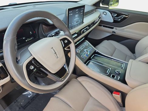 Used 2023 Lincoln Aviator Reserve w/ Equipment Group 201A AWD/4WD image 16