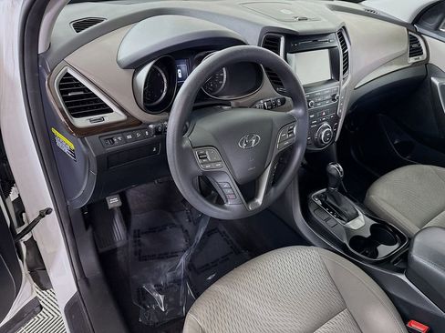 Used 2017 Hyundai Santa Fe SE w/ Cargo Package AWD/4WD image 16