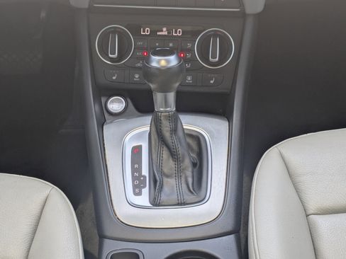 Used 2018 Audi Q3 2.0T Premium Plus w/ Premium Plus Package image 21