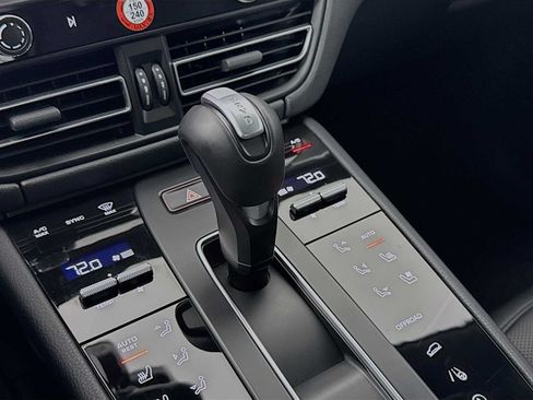 Certified 2026 Porsche Macan AWD/4WD image 20