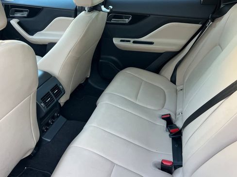 Used 2019 Jaguar F-PACE image 5