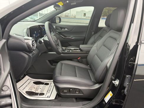 Used 2026 Chevrolet Equinox LT w/ Convenience Package II image 17