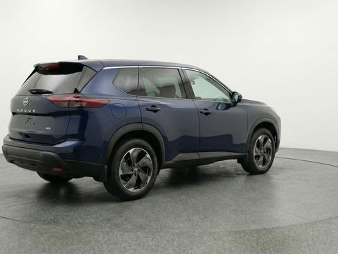 Used 2025 Nissan Rogue SV image 9