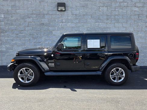 Used 2018 Jeep Wrangler Unlimited Sahara AWD/4WD image 2