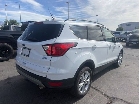 Used 2019 Ford Escape SEL image 2