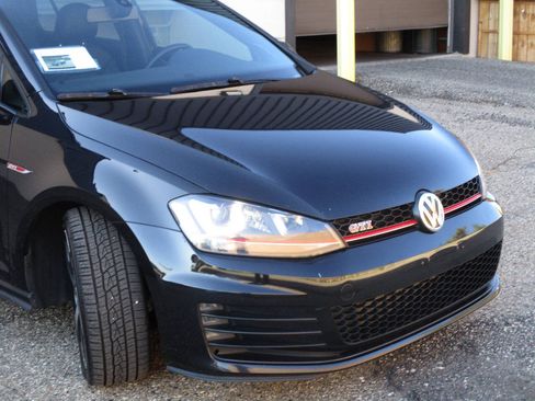 Used 2017 Volkswagen GTI SE FWD image 45