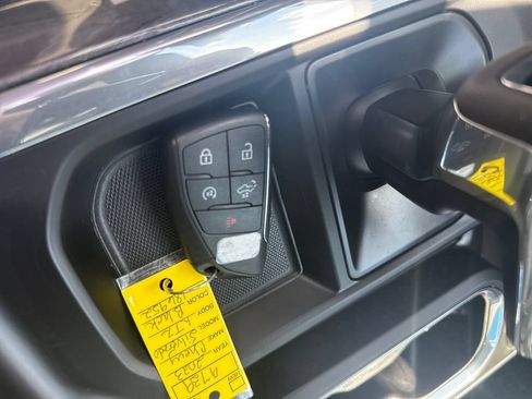 Used 2023 Chevrolet Silverado 1500 LTZ w/ LTZ Convenience Package II AWD/4WD image 44