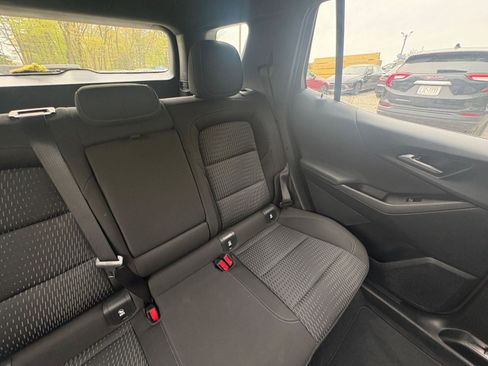 Used 2025 Chevrolet Equinox LT FWD image 36