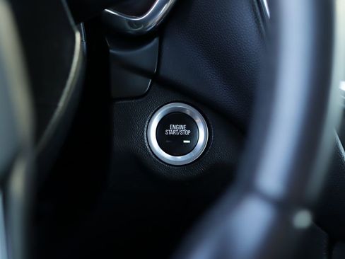 Used 2020 Chevrolet Equinox LT image 16