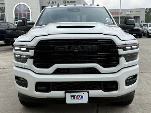 New 2026 RAM 2500 Laramie AWD/4WD image 7