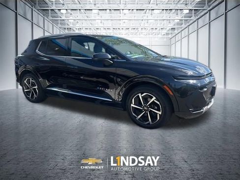 Used 2025 Chevrolet Equinox EV LT FWD image 23