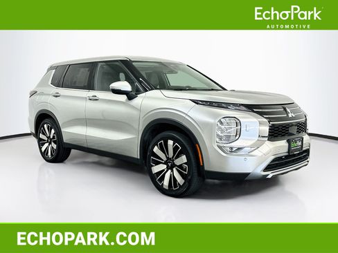 Used 2025 Mitsubishi Outlander SE AWD/4WD image 1