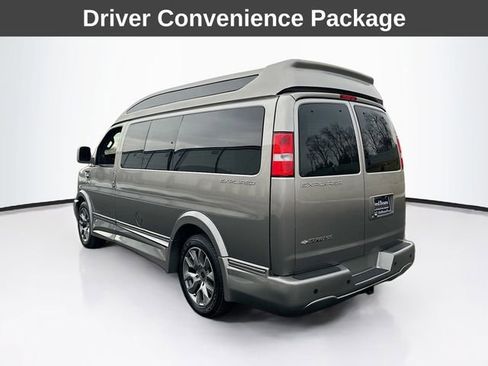 Used 2022 Chevrolet Express 2500 w/ Enhanced Convenience Package image 8