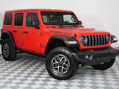 Used 2025 Jeep Wrangler Unlimited Rubicon w/ Convenience Group AWD/4WD image 33