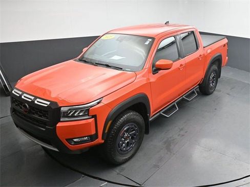 Used 2025 Nissan Frontier PRO-4X image 23