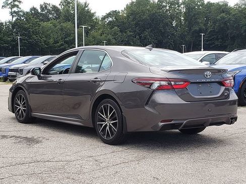 Used 2023 Toyota Camry SE w/ Audio Upgrade Package FWD image 4