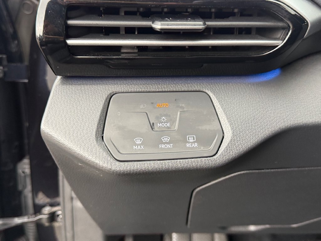 Used 2023 Volkswagen ID.4 Pro AWD/4WD image 21