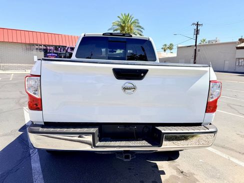 Used 2017 Nissan Titan SV RWD image 7
