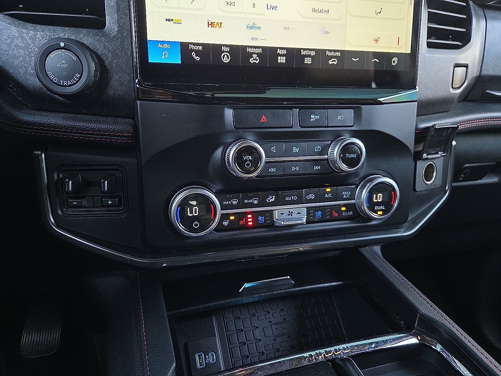 Used 2023 Ford Expedition Limited AWD/4WD image 18