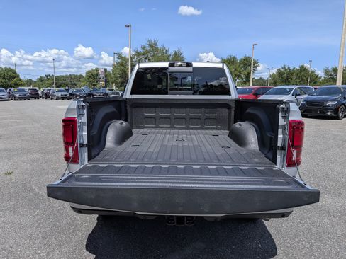 New 2026 RAM 2500 Laramie AWD/4WD image 12