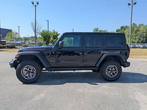Used 2025 Jeep Wrangler Unlimited Rubicon AWD/4WD image 6