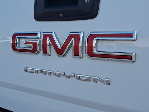 Used 2022 GMC Canyon Elevation w/ Elevation Premium Package AWD/4WD image 30