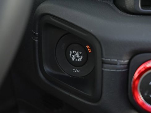 Used 2024 Jeep Wrangler Unlimited Rubicon AWD/4WD image 33