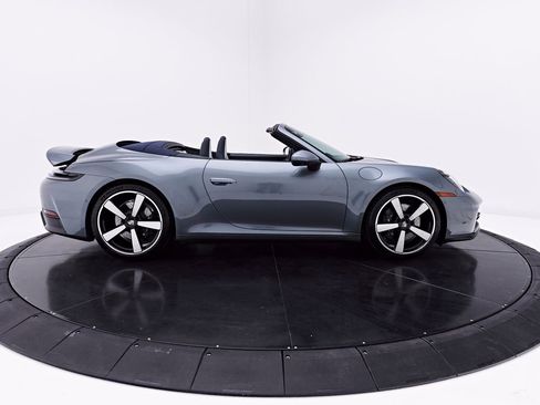 Used 2025 Porsche 911 Carrera RWD image 25