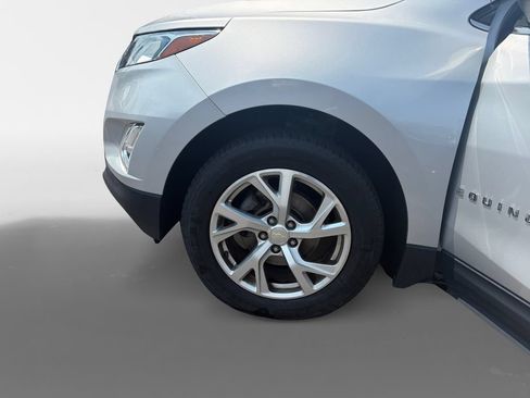 Used 2020 Chevrolet Equinox LT AWD/4WD image 13