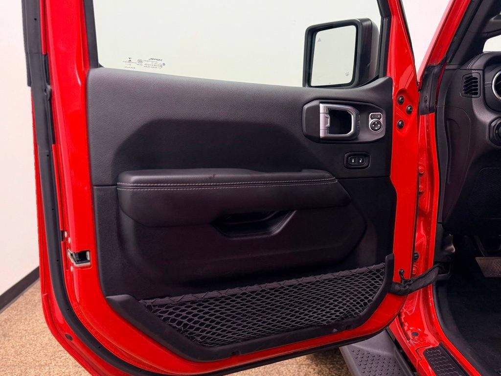 Used 2021 Jeep Wrangler Unlimited Sahara w/ Uconnect 4C Nav & Sound Group AWD/4WD image 11