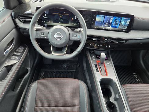 New 2026 Nissan Kicks SR FWD image 11