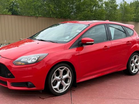Used 2014 Ford Focus ST w/ Equipment Group 202A FWD image 4