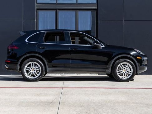 Certified 2018 Porsche Cayenne image 12