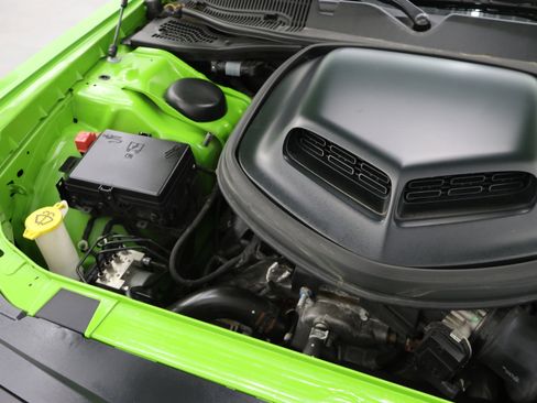 Used 2017 Dodge Challenger R/T Scat Pack w/ Dynamics Package RWD image 17