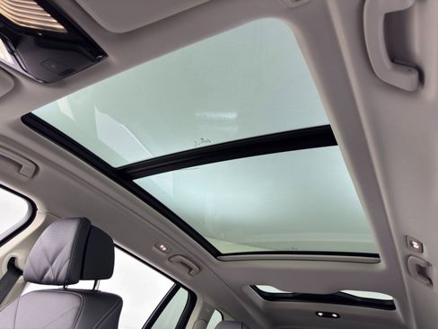 Used 2025 BMW X7 xDrive40i w/ Parking Assistance Package image 12