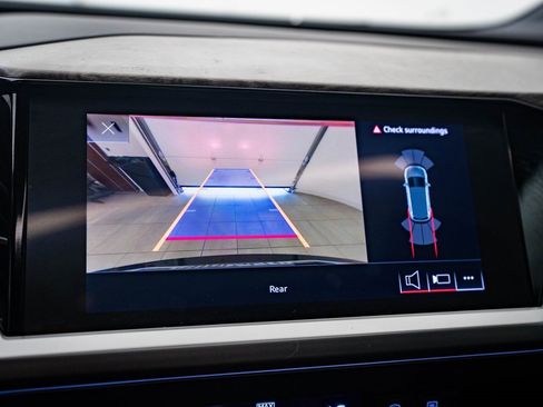 Used 2022 Audi Q4 e-tron Premium w/ Convenience Package image 31