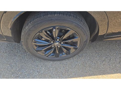 Used 2025 Buick Envista Sport Touring w/ Convenience II Package FWD image 11
