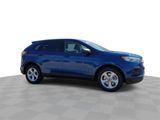 Used 2021 Ford Edge SE image 2