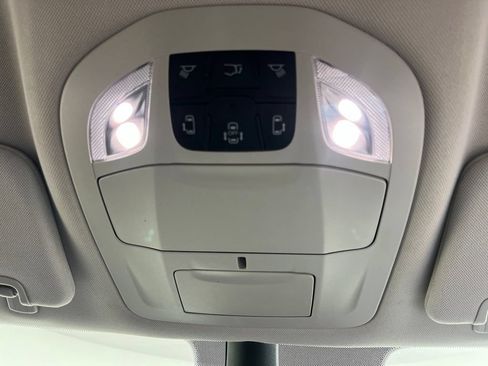 Used 2023 Chrysler Pacifica Touring-L FWD image 21
