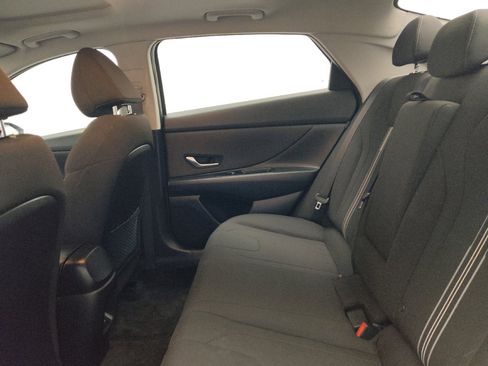 Used 2025 Hyundai Elantra SEL FWD image 18