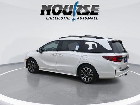Used 2025 Honda Odyssey Elite image 6
