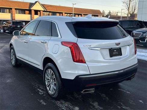 Used 2017 Cadillac XT5 Luxury w/ Driver Awareness Package image 8